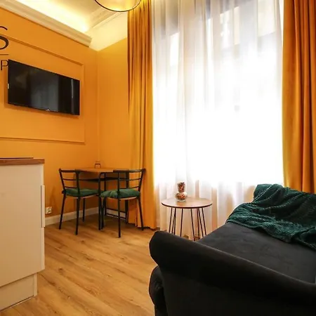 Comfortable Close To The Main Square